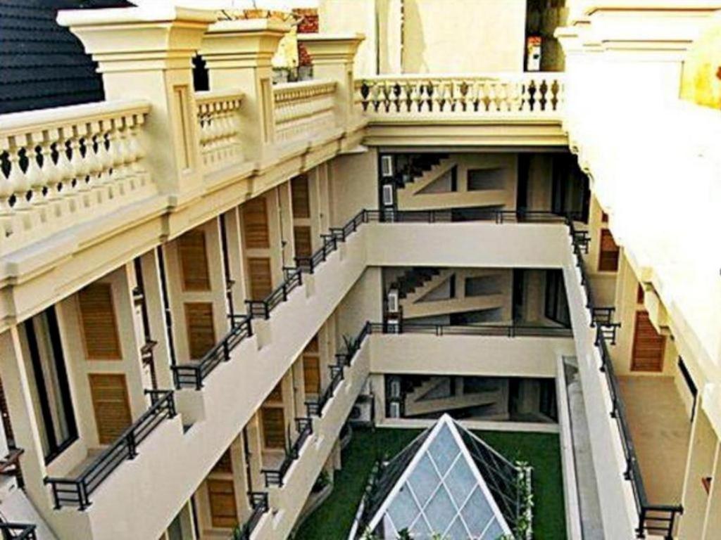 The Axana Hotel Padang  Exterior photo