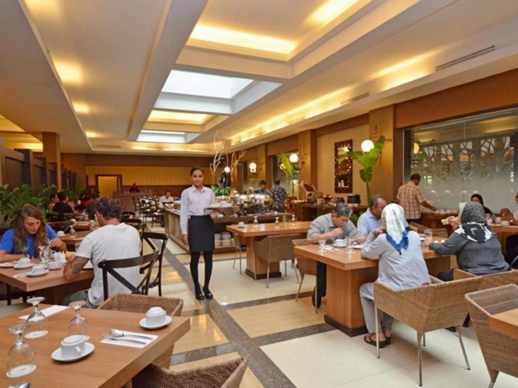 The Axana Hotel Padang  Exterior photo