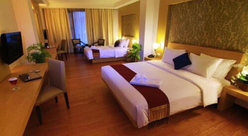 The Axana Hotel Padang  Exterior photo