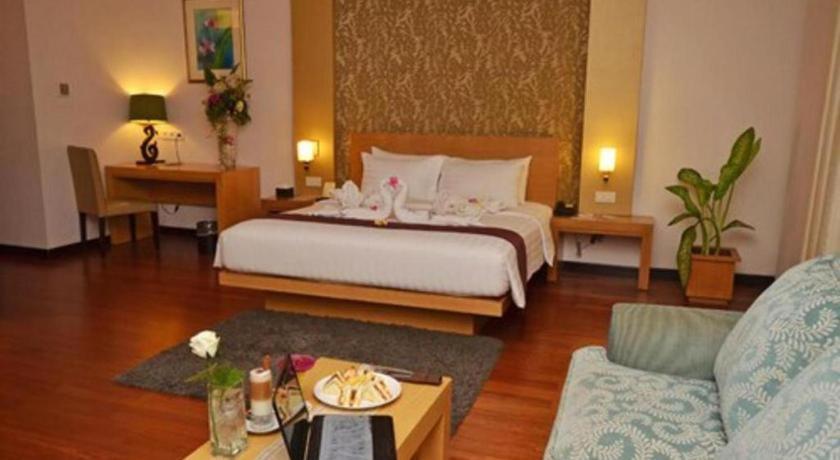 The Axana Hotel Padang  Exterior photo