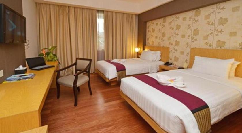 The Axana Hotel Padang  Exterior photo