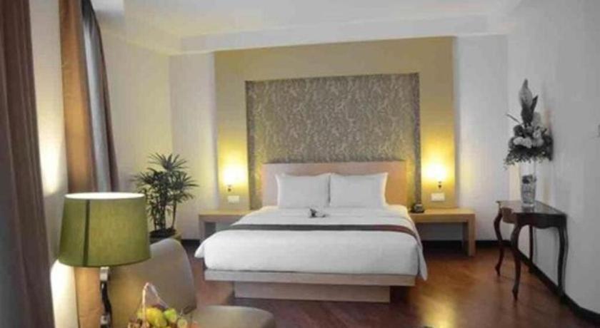The Axana Hotel Padang  Exterior photo