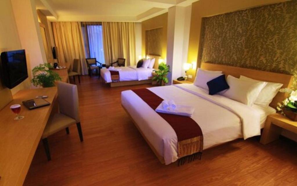 The Axana Hotel Padang  Exterior photo