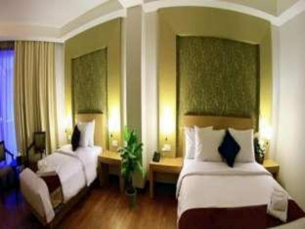 The Axana Hotel Padang  Exterior photo